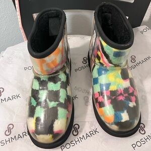 UGG AUTHENTIC LOVED KIDS COLORFUL CHECK FAUX SHEARLING INSIDE CLEAR BOOTS